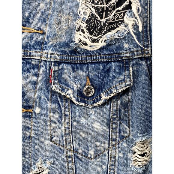 LEVI'S Men's Medium Wash Distressed Patchwork Streetwear Button-Up Jacket SZ M/L - Picture 5 of 12